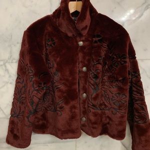 FAUX FUR ENGRAVED WINE COAT